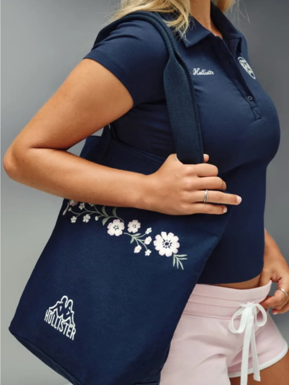 Hollister image shows